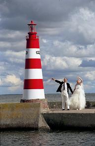 Baltos dėmės mėlyname